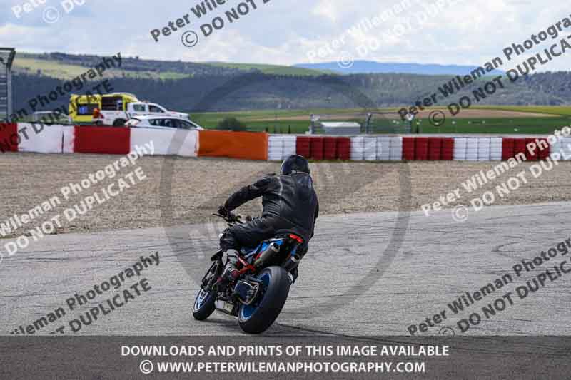cadwell no limits trackday;cadwell park;cadwell park photographs;cadwell trackday photographs;enduro digital images;event digital images;eventdigitalimages;navarra;no limits trackdays;peter wileman photography;racing digital images;trackday digital images;trackday photos